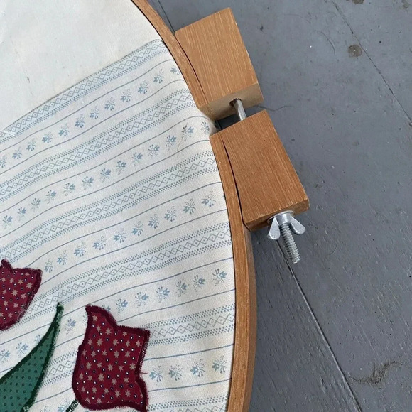 VINTAGE NEEDLE CRAFT EMBROIDERY COFFEE TABLE COTTAGECORE HOME DECOR HANDMADE 19” - Picture 5 of 5